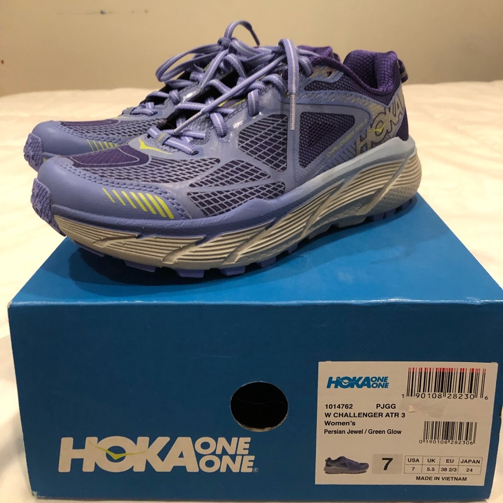 NEW Hoka Challenger ATR 3 - size 7 - NWOT